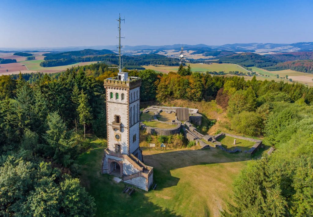 Georg Viktor Turm mit Burgruine